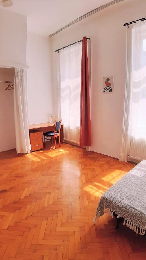 Citypark Classic Downtown Apartment Budapeste Exterior foto